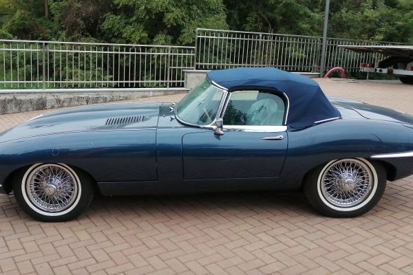 jaguar-e-type-4-2-37CF28A2F-6997-35E0-7A42-39D831D888F8.jpg