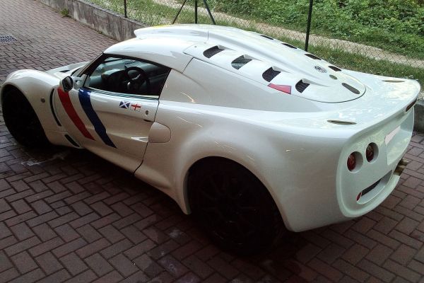 lotus-elise-33715D886-9646-B891-A4BF-B3DD112D9FC4.jpg