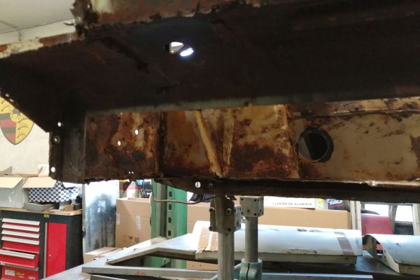 jaguar-e-tipe-391ED9A4FB-E7B9-A592-2F97-0C00A8F03CCB.jpg