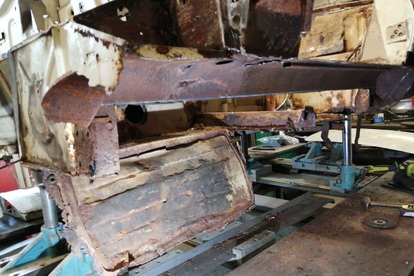 jaguar-e-tipe-6650BEA232-7DCA-F2D4-78D6-81A8B3EDA74F.jpg