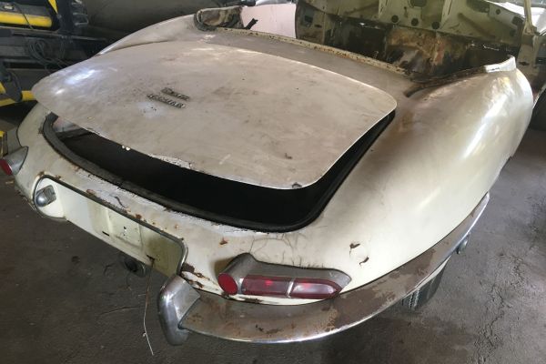 jaguar-e-tipe-6F77B1BED-EA96-BEDF-BA0F-F7785D2F92D0.jpg