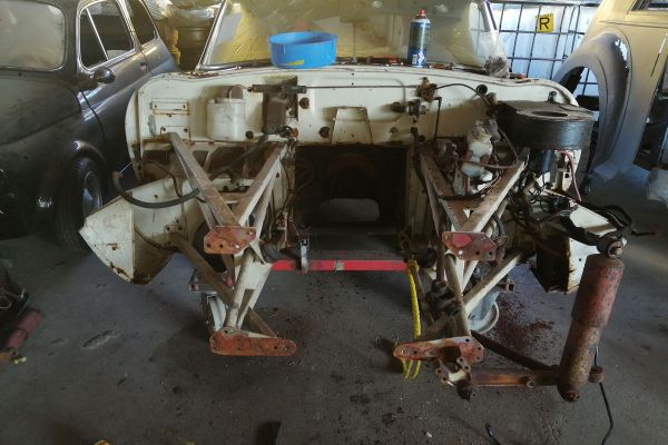 jaguar-e-tipe-83300D666C-53A1-F162-9E60-8244861C8B2F.jpg