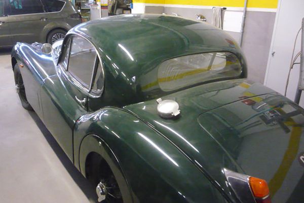 jaguar-xk-120-coupe-9303158948-EB05-CADD-727D-B6C104A45624.jpg