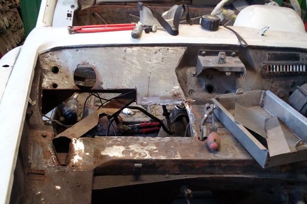 mercedes-190-cabrio-47B3BE3F74-6BC1-BC02-7EA4-D722B31A3FEF.jpg