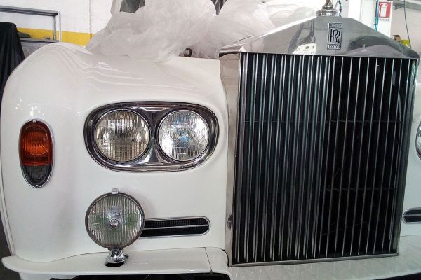 roll-royce-silver-cluod-3-109B1455500-B513-AC2A-E375-4A87A5FC0576.jpg